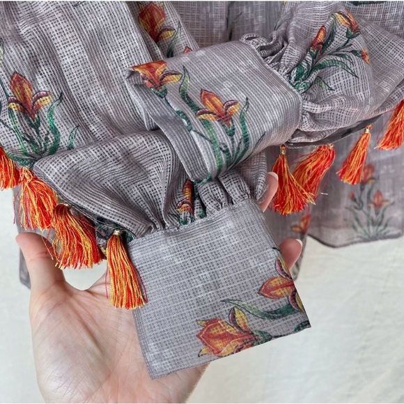 Balloon Sleeve Blouse with tassels - Picture 5 of 6